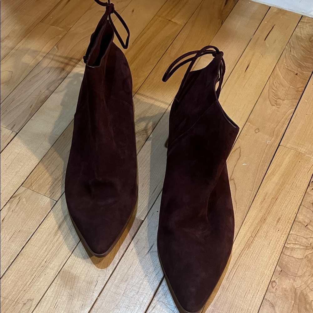 Elegant Burgundy Ankle Boots
